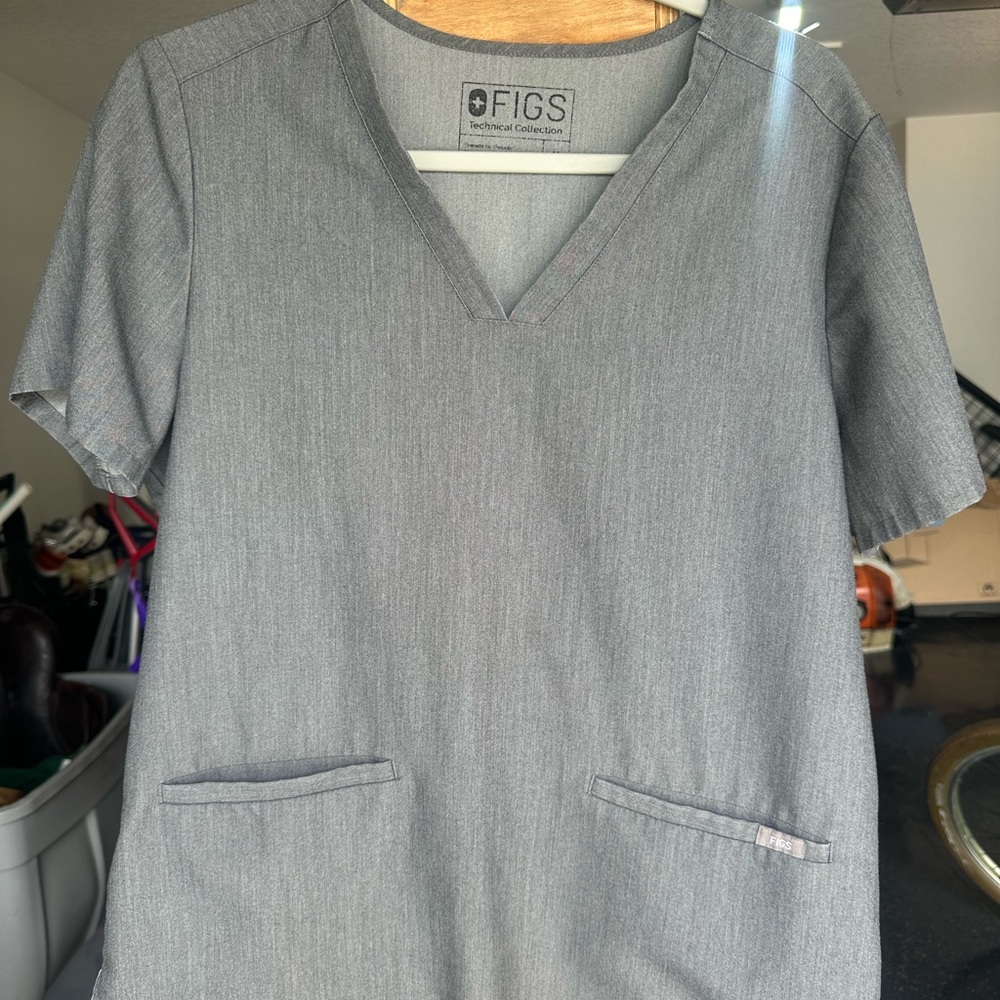 FIGS Gray V-Neck Scrub Top